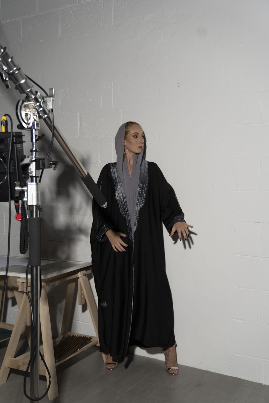 The Bisht, Black