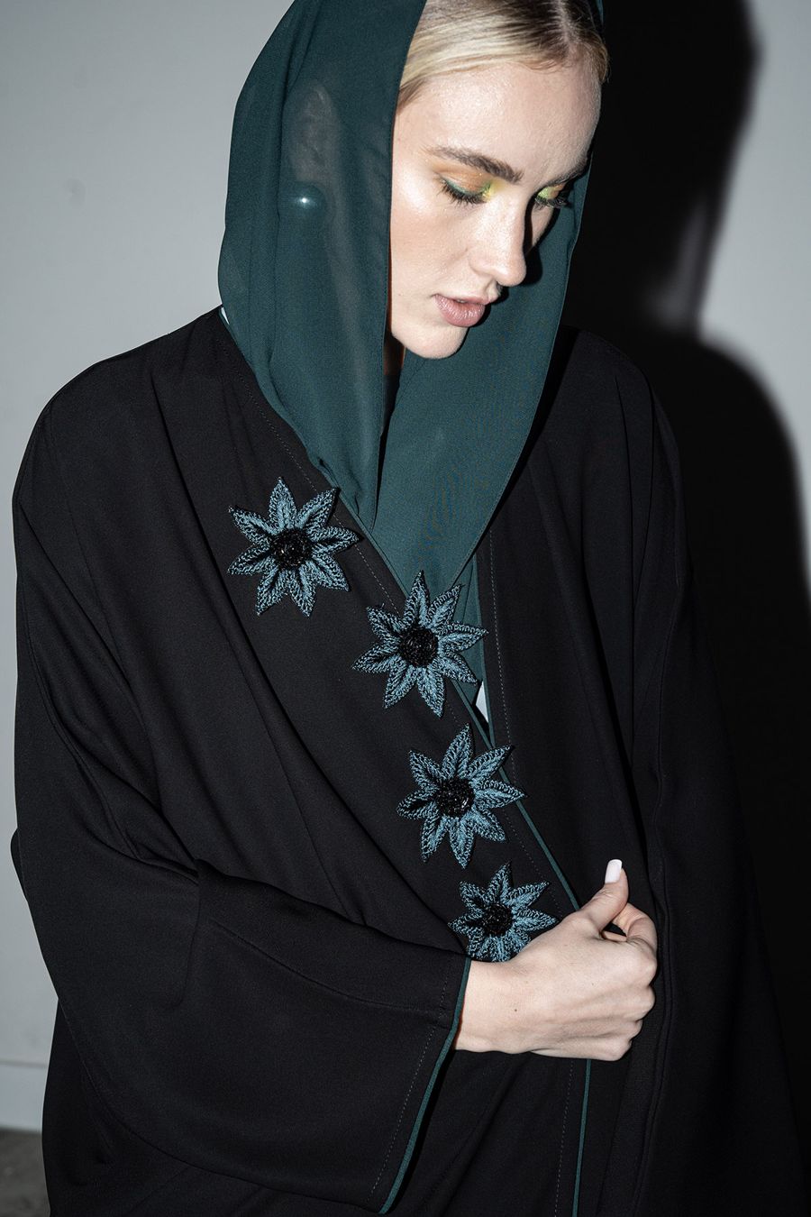 Flower Bomb, Black