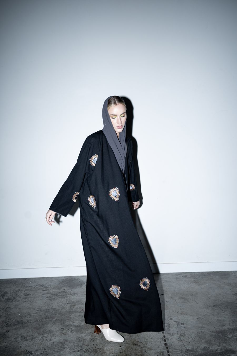 Queen of Beaded Hearts, Black